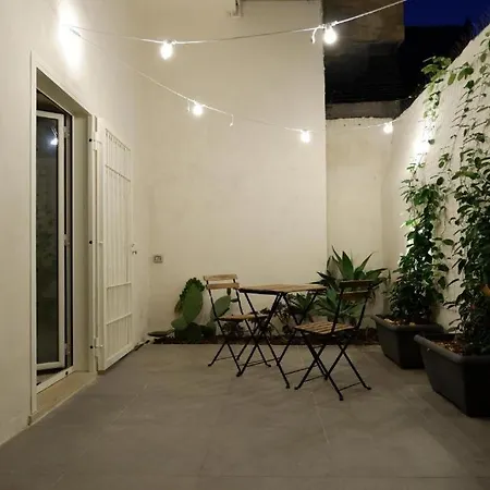 Dante's Patio Lägenhet Bari