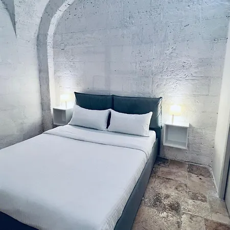 Dante's Patio * Bari