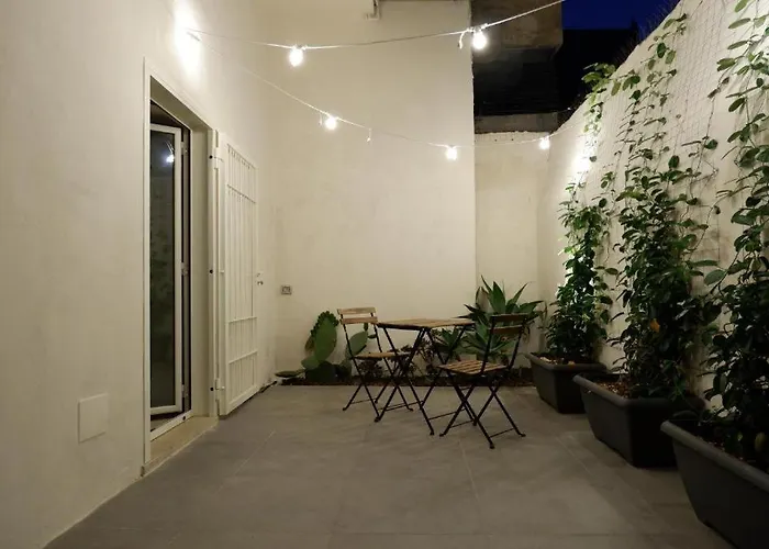 Dante's Patio Apartment Bari