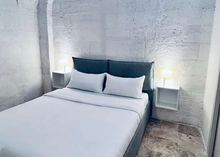 Dante's Patio * Bari