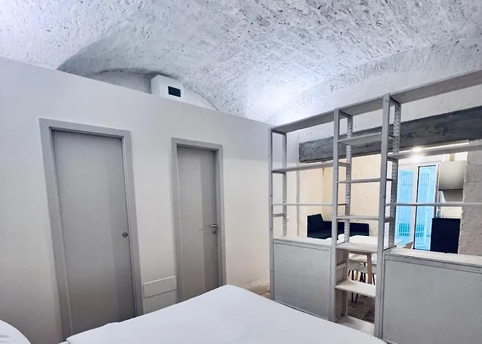 Dante's Patio Apartment